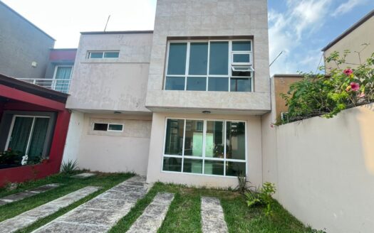 CASA EN VENTA FRACCIONAMIENTO TULIPANES